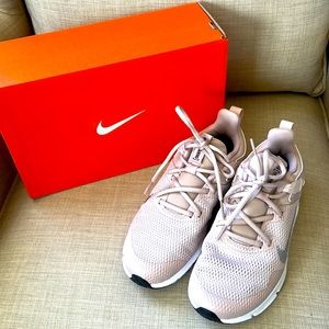 Nike Legend Essential Blush Pink